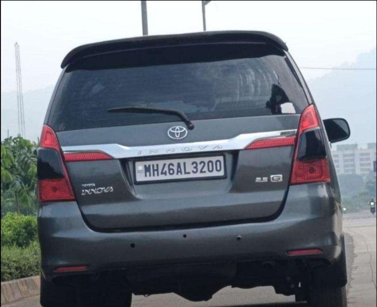 Toyota Innova 2.5 G 8 STR BS III 2014