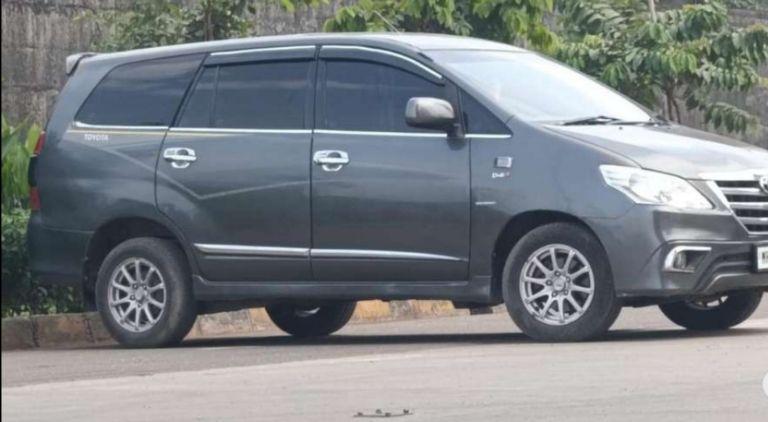 Toyota Innova 2.5 G 8 STR BS III 2014