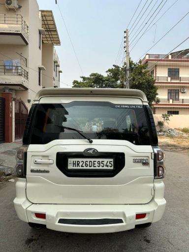 Mahindra Scorpio S10 2017
