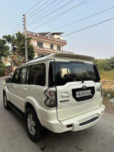 Mahindra Scorpio S10 2017