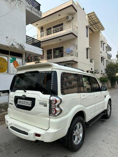 Mahindra Scorpio S10 2017