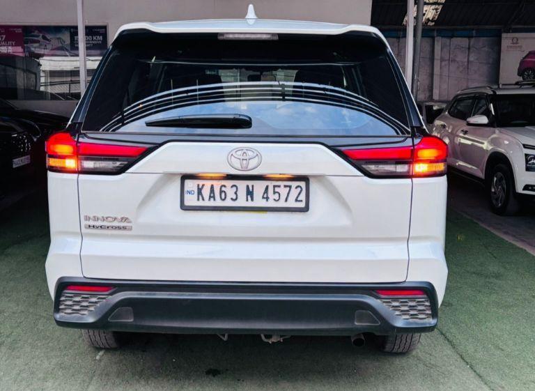 Toyota Innova Hycross GX 7 STR 2022