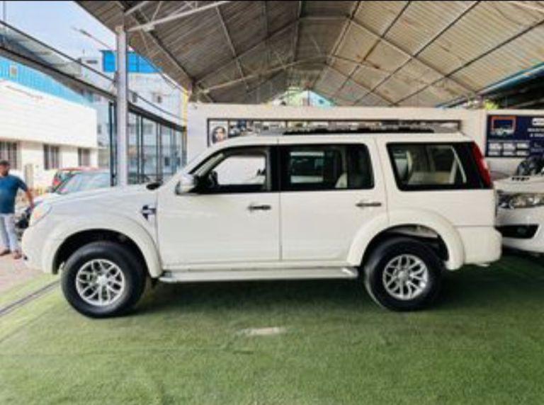 Ford Endeavour 2.5L 4x4 MT 2014