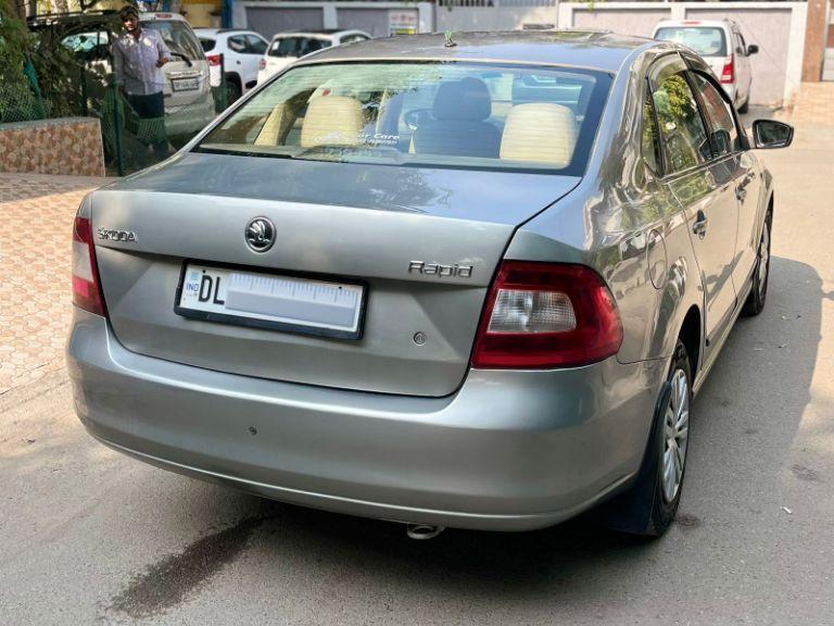 Skoda Rapid 1.6 MPI AMBITION AT 2012