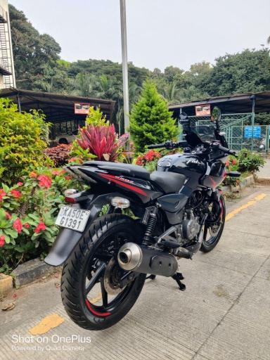 Bajaj Pulsar 220F ABS FI BS6 2021