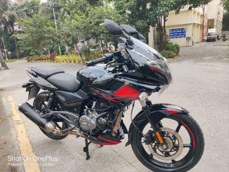 Bajaj Pulsar 220F ABS FI BS6 2021