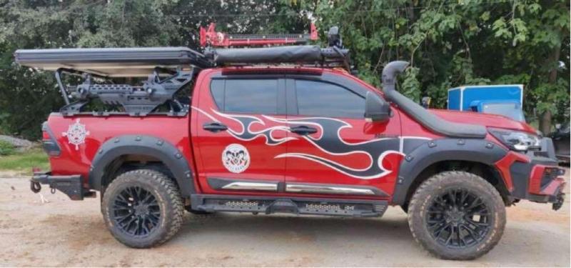 Toyota Hilux HIGH 4X4 AT 2023