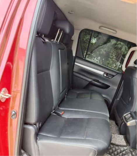 Toyota Hilux HIGH 4X4 AT 2023