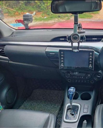 Toyota Hilux HIGH 4X4 AT 2023