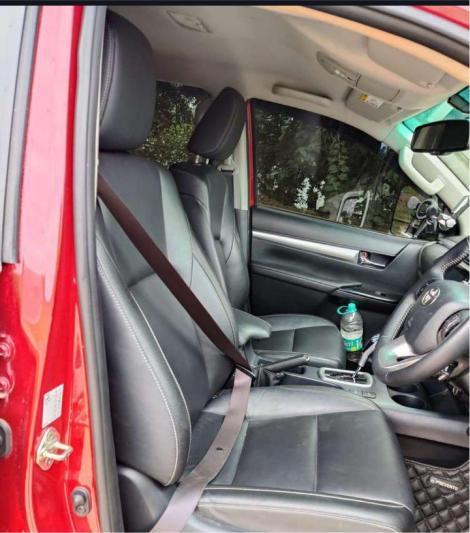 Toyota Hilux HIGH 4X4 AT 2023