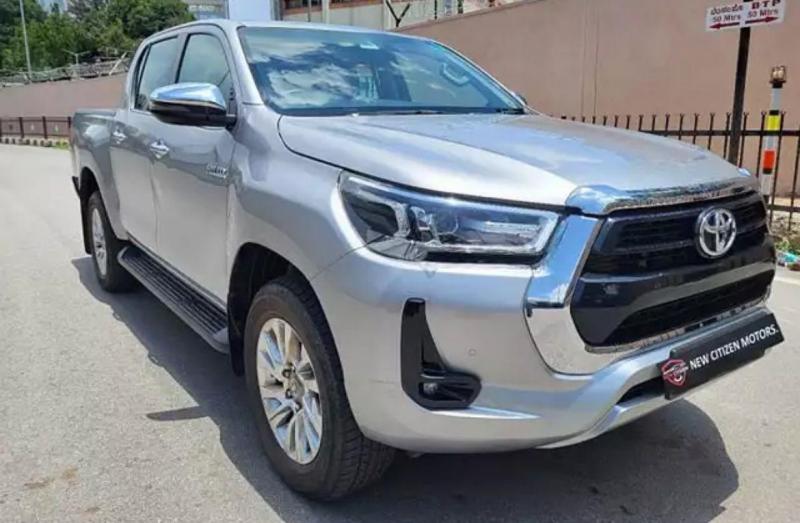 Toyota Hilux HIGH 4X4 AT 2023