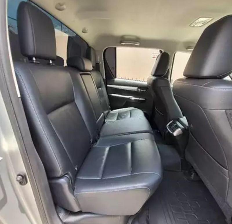 Toyota Hilux HIGH 4X4 AT 2023