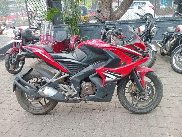 Bajaj Pulsar RS200 ABS 2015