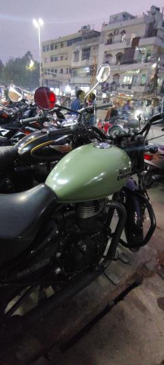 Royal Enfield Meteor 350 Supernova 2023