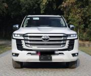 Toyota Land Cruiser GX 2024