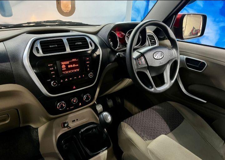 Mahindra TUV300 T8 2016