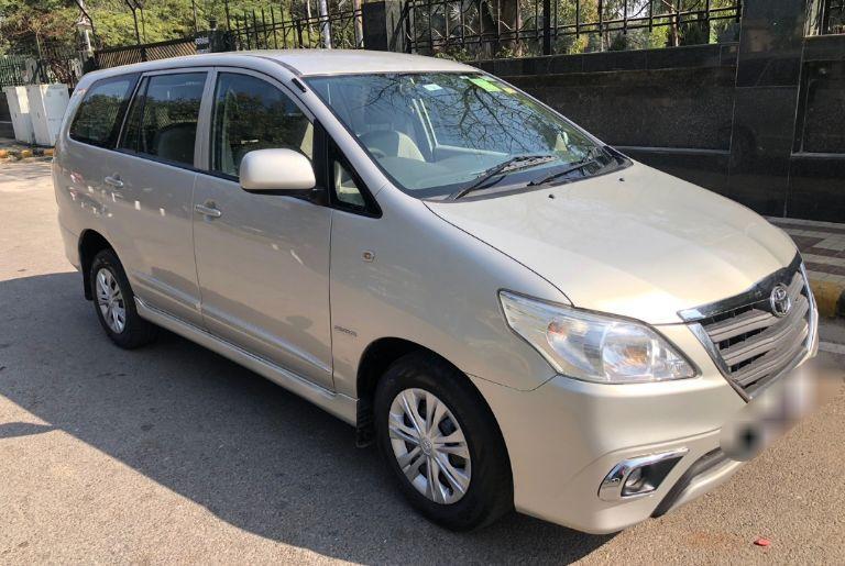 Toyota Innova 2.5 GX 7 STR BS IV 2014