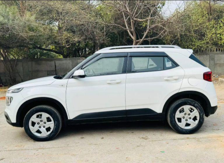 Hyundai Venue S 1.2 Petrol 2019