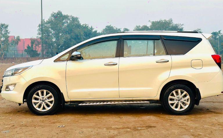 Toyota Innova 2.5 ZX 7 STR BS IV 2016