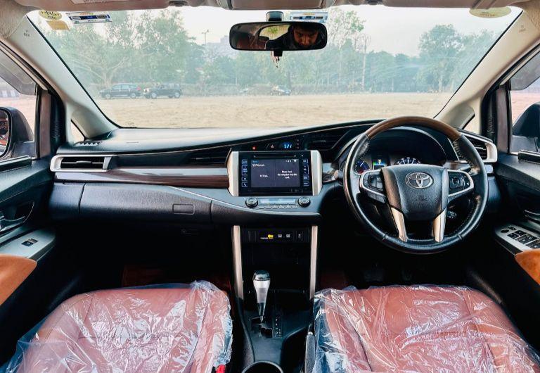 Toyota Innova 2.5 ZX 7 STR BS IV 2016