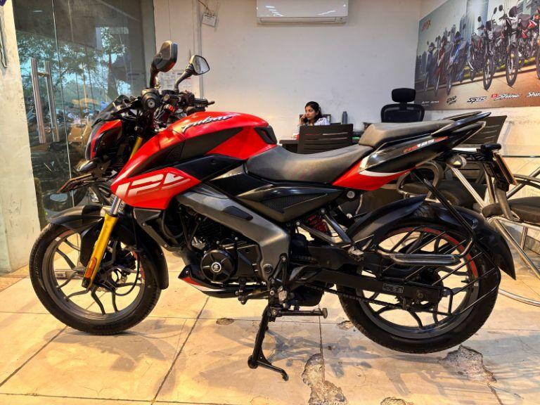 Bajaj Pulsar N125 Disc 2024
