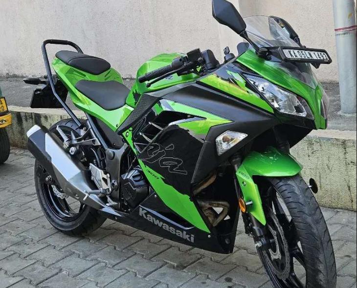 Kawasaki Ninja 300 2022