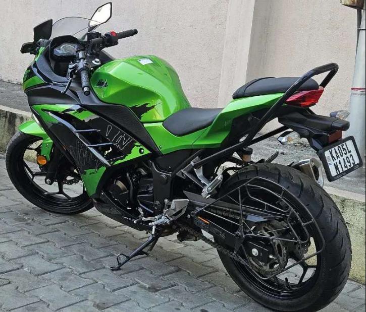 Kawasaki Ninja 300 2022