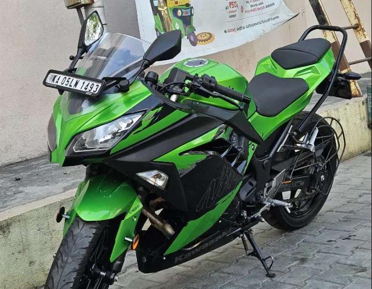 Kawasaki Ninja 300 2022