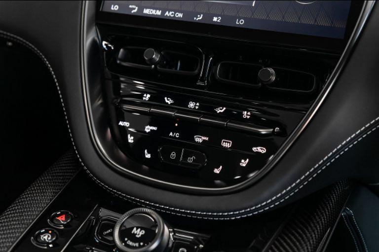 Aston Martin DBX Twin Turbo 2024