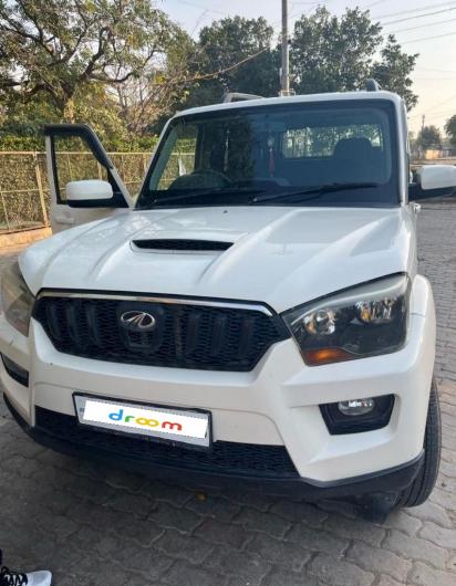 Mahindra Scorpio S6 2017