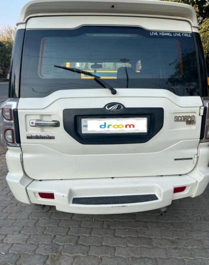 Mahindra Scorpio S6 2017