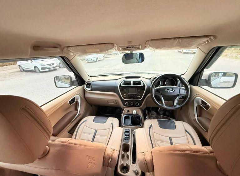 Mahindra TUV300 T8 2017