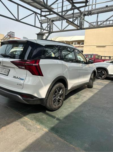 Mahindra XUV700 AX 5 Petrol MT 5 STR 2022