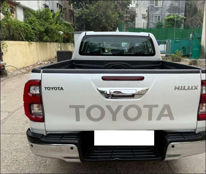 Toyota Hilux HIGH 4X4 AT 2023