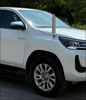 Toyota Hilux HIGH 4X4 MT 2024