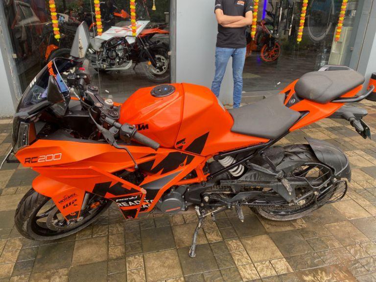 KTM RC 200 2024