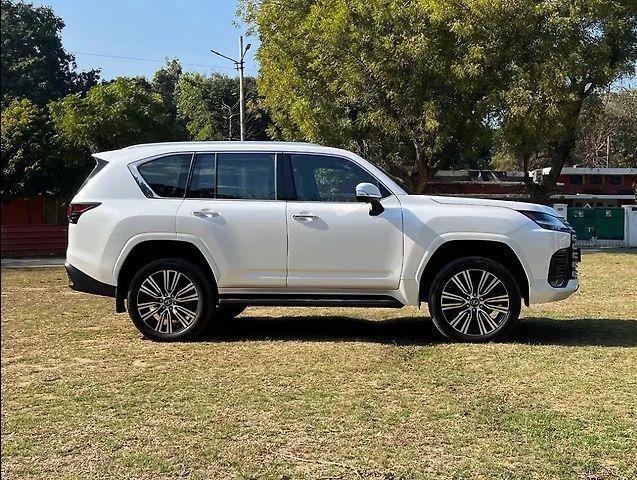Lexus LX 500d 2023