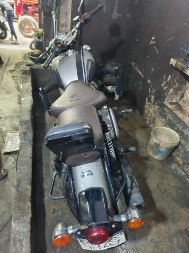 Royal Enfield Meteor 350 Fireball 2024