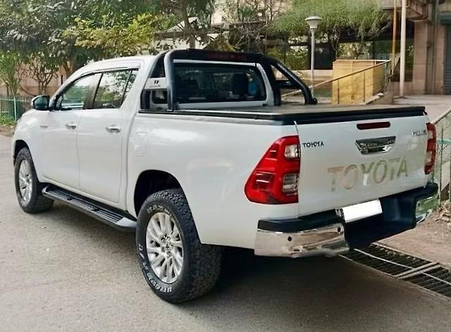 Toyota Hilux HIGH 4X4 AT 2023