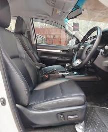 Toyota Hilux HIGH 4X4 AT 2023