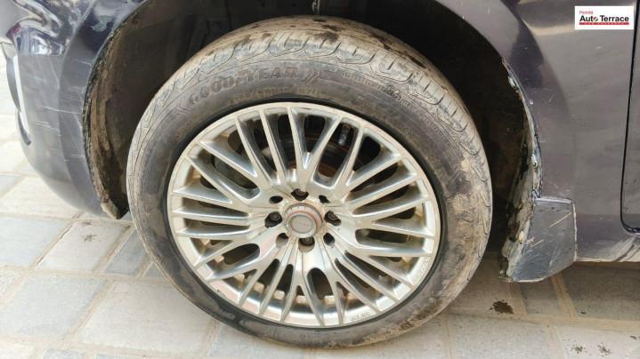 Maruti Suzuki Swift VXi 2015