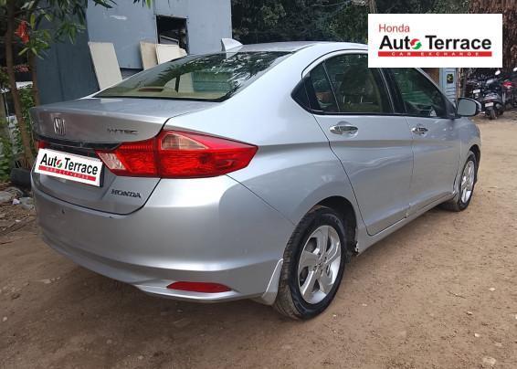 Honda City 1.5 V MT SUN ROOF 2016