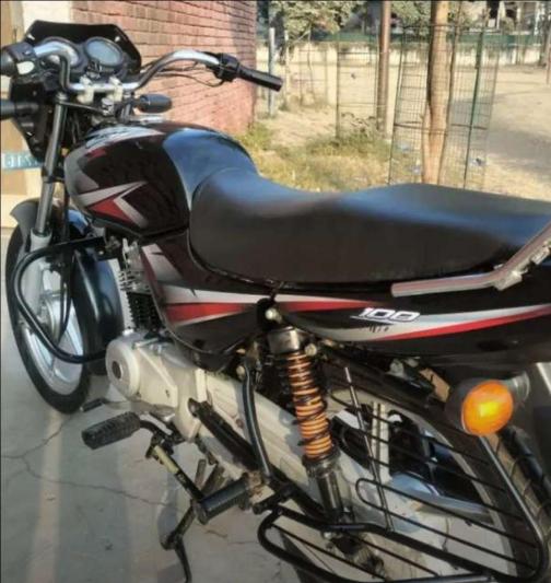Bajaj CT 100 100cc 2016
