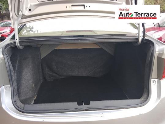 Honda City 1.5 V MT SUN ROOF 2016