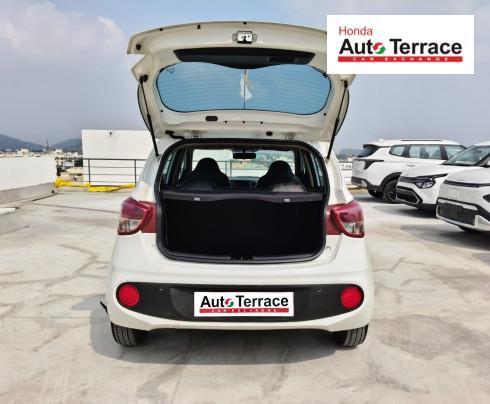 Hyundai Grand i10 1.2 Sportz (O) AT 2017