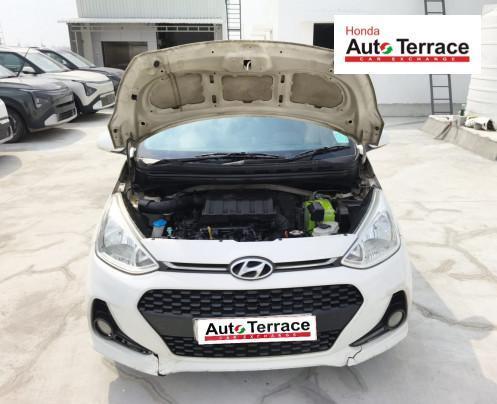 Hyundai Grand i10 1.2 Sportz (O) AT 2017