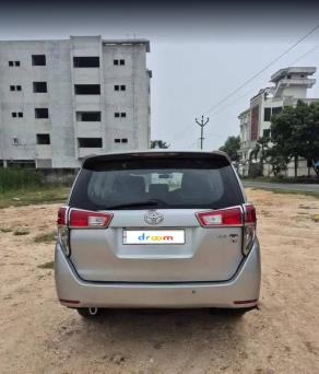 Toyota Innova Crysta 2.4 VX 8 STR 2017