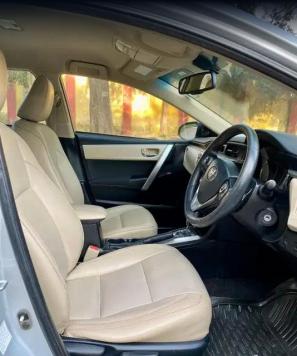Toyota Corolla Altis 1.8 G AT 2016