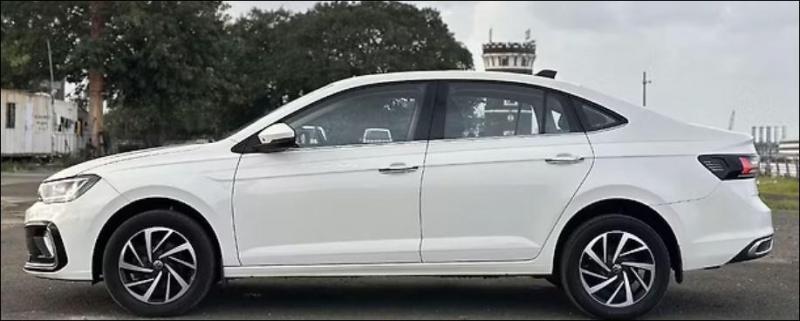 Volkswagen Virtus Topline 1.0L TSI AT 2023