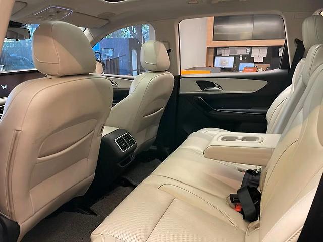 Mahindra XUV700 AX 7 Diesel AT AWD Luxury Pack 7 STR 2022